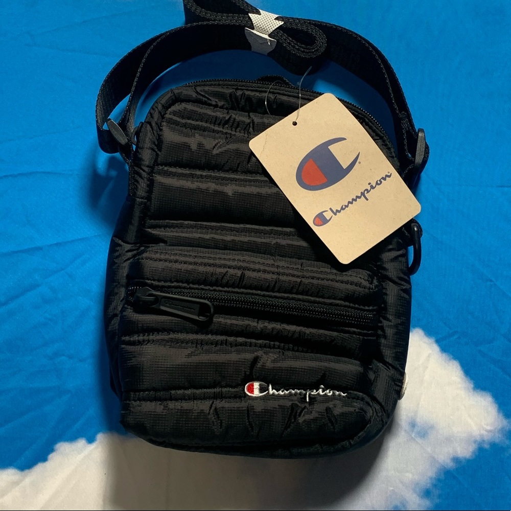 Champion puffer side bag brand new